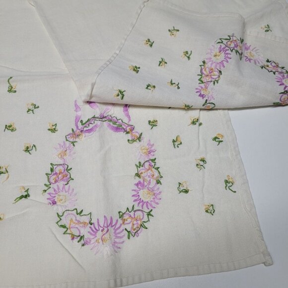 Embroidered Table Runner Small Vintage Linen Handmade Wreath Flowers - Picture 6 of 6